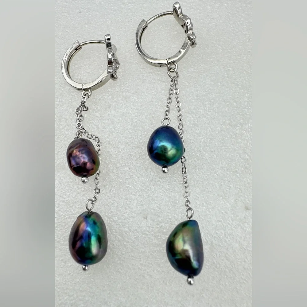 Reposhing Real Authentic fresh water pearls dangle with huggie